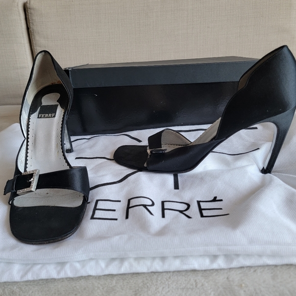 Gianfranco Ferre Black Satin Open Toe Rhinestone Sandals Heels sz 8.5 size 38.5